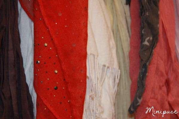 foulard-rouge-strass-promod.jpg