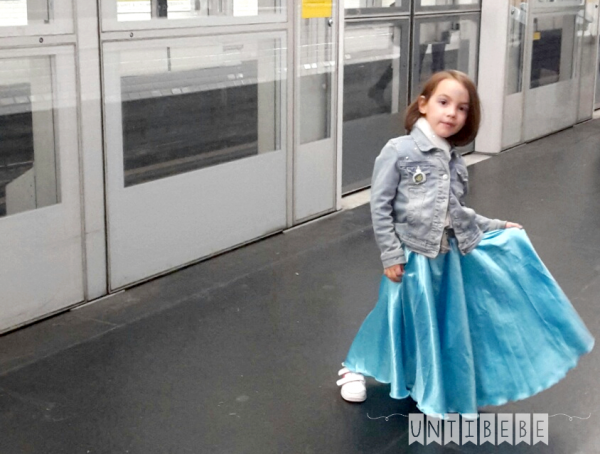 princesse dans le metro parisien