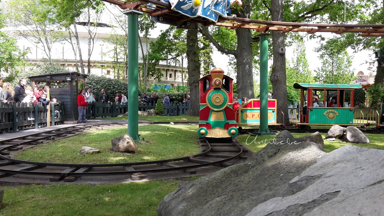 petit train parc asterix